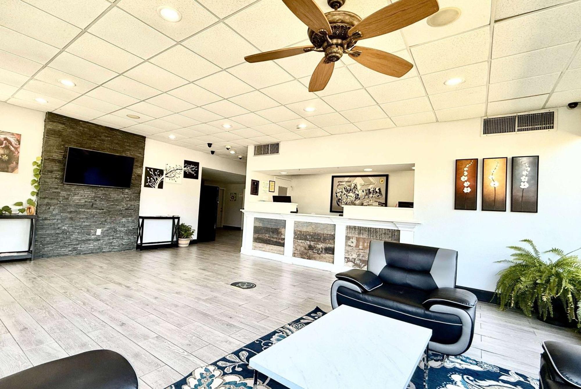Super 8 By Wyndham Hardeeville - Savannah North Buitenkant foto