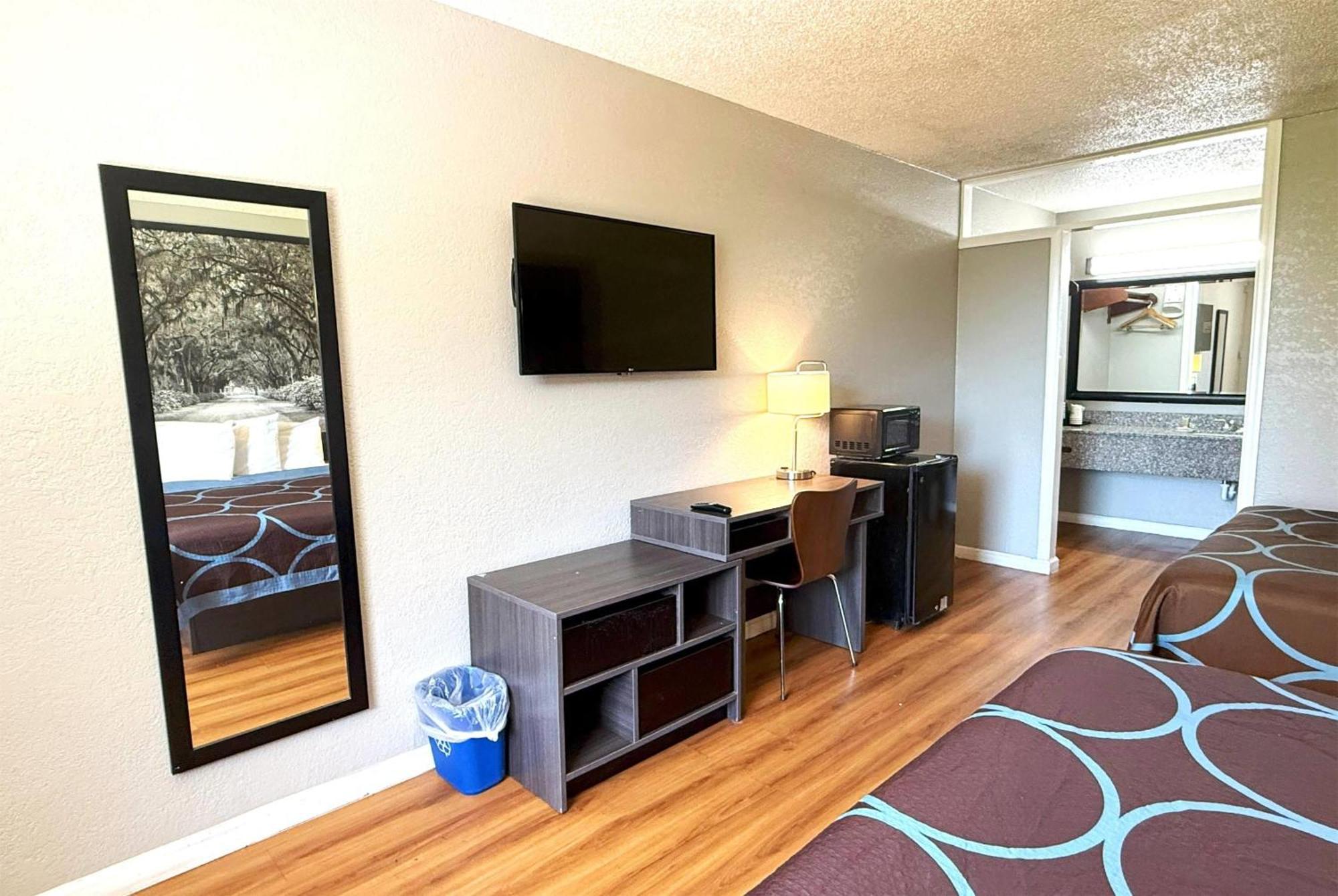Super 8 By Wyndham Hardeeville - Savannah North Buitenkant foto