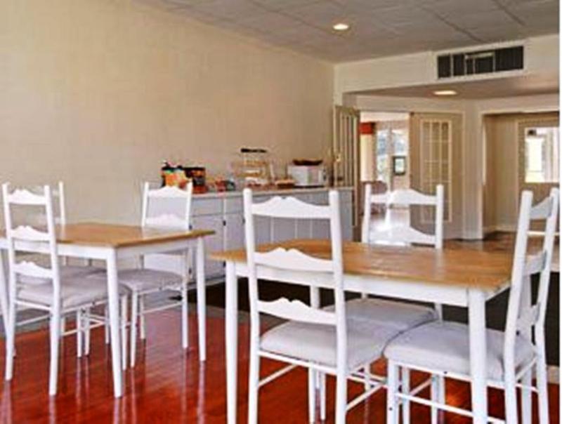 Super 8 By Wyndham Hardeeville - Savannah North Buitenkant foto