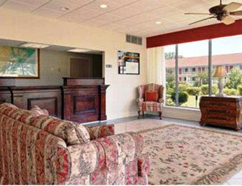 Super 8 By Wyndham Hardeeville - Savannah North Buitenkant foto
